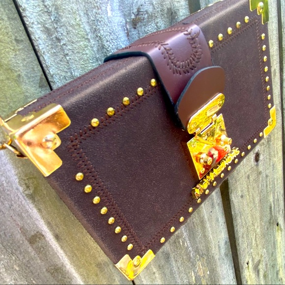 Box Chain Shoulder Purse - Picture 3 of 5